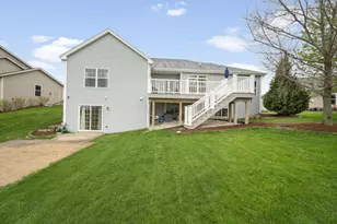 1406 Mockingbird Ct, Oconomowoc, WI 53066 - Photo 33