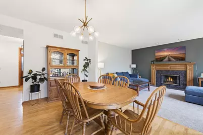 740  Meadow Ridge Ct, Brownsville, WI 53006 - Photo 9