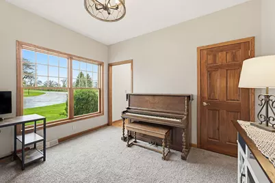 740  Meadow Ridge Ct, Brownsville, WI 53006 - Photo 15