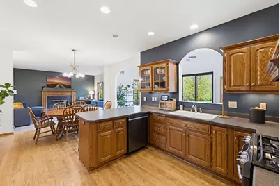 740  Meadow Ridge Ct, Brownsville, WI 53006 - Photo 3
