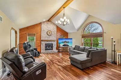 N53W15415  Balsam Dr, Menomonee Falls, WI 53051 - Photo 5