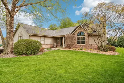 N53W15415  Balsam Dr, Menomonee Falls, WI 53051 - Photo 3