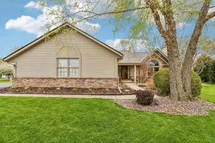 N53W15415 Balsam Dr, Menomonee Falls, WI 53051 - Photo 1