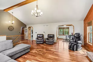 N53W15415 Balsam Dr, Menomonee Falls, WI 53051 - Photo 7