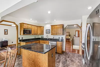 N53W15415  Balsam Dr, Menomonee Falls, WI 53051 - Photo 13