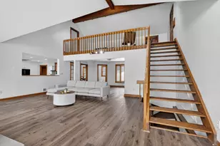 S1W31448 Hickory Hollow Ct, Delafield, WI 53018 - Photo 9