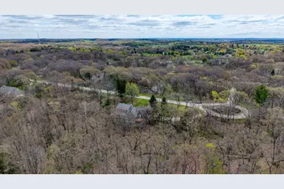 S1W31448  Hickory Hollow Ct, Delafield, WI 53018 - Photo 5