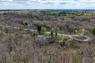 S1W31448 Hickory Hollow Ct, Delafield, WI 53018 - Photo 5