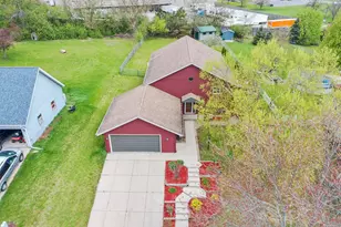 408 Dunford Dr, Burlington, WI 53105 - Photo 29