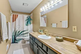 408 Dunford Dr, Burlington, WI 53105 - Photo 13