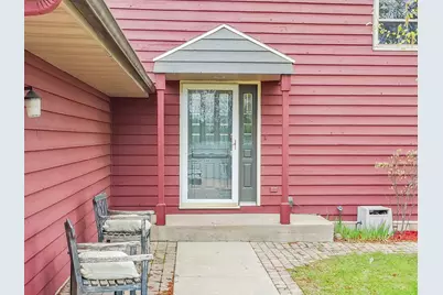 408  Dunford Dr, Burlington, WI 53105 - Photo 3