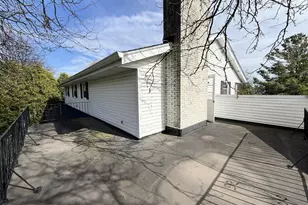 1100 W Duchess Ct, Bayside, WI 53217 - Photo 9