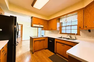 1100 W Duchess Ct, Bayside, WI 53217 - Photo 27