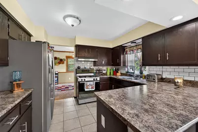 2400  Tammy Ln, Racine, WI 53402 - Photo 7