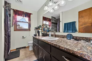 2400 Tammy Ln, Racine, WI 53402 - Photo 15