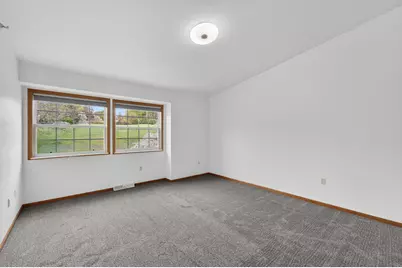 390  Dustin Dr, Brookfield, WI 53045 - Photo 21