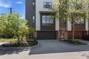 301 Mill Reserve Dr, Waukesha, WI 53188 - Photo 3