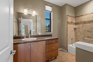 301 Mill Reserve Dr, Waukesha, WI 53188 - Photo 21