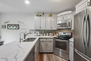 7402 W Twin Oaks Ct, Franklin, WI 53132 - Photo 49