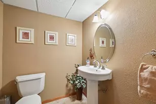 7402 W Twin Oaks Ct, Franklin, WI 53132 - Photo 27