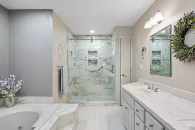 7402 W Twin Oaks Ct, Franklin, WI 53132 - Photo 19
