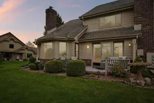 7402 W Twin Oaks Ct, Franklin, WI 53132 - Photo 43