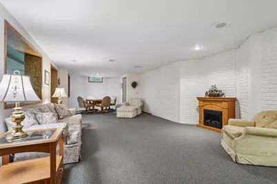 7402 W Twin Oaks Ct, Franklin, WI 53132 - Photo 25