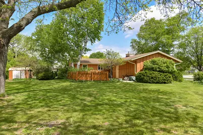 4585 S Harland Dr, New Berlin, WI 53151 - Photo 17