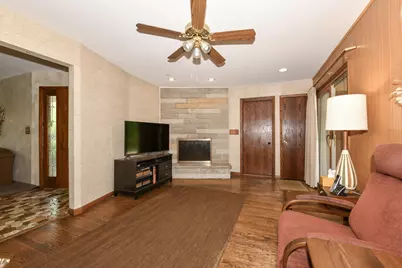 4585 S Harland Dr, New Berlin, WI 53151 - Photo 5