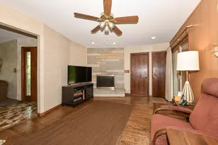 4585 S Harland Dr, New Berlin, WI 53151 - Photo 5