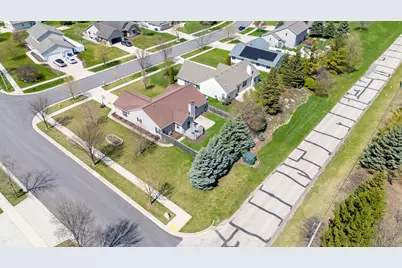 572  Nordic Ct, Slinger, WI 53086 - Photo 11