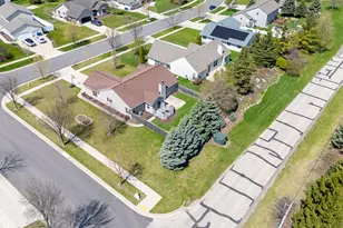 572 Nordic Ct, Slinger, WI 53086 - Photo 11