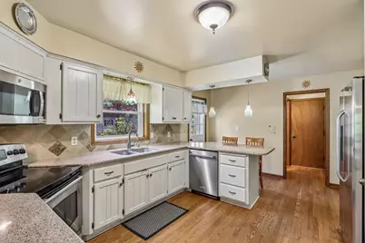 S76W23210  Woodland Ct, Vernon, WI 53103 - Photo 11