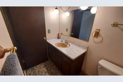 8030 S Waring Dr, Oak Creek, WI 53154 - Photo 19