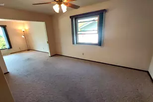 8030 S Waring Dr, Oak Creek, WI 53154 - Photo 5