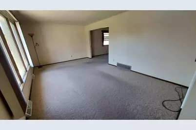 8030 S Waring Dr, Oak Creek, WI 53154 - Photo 15