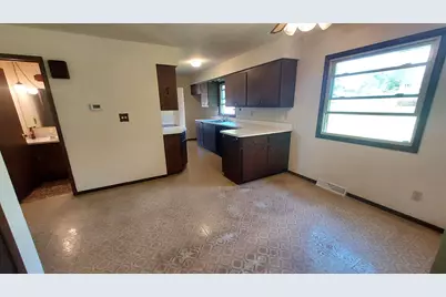 8030 S Waring Dr, Oak Creek, WI 53154 - Photo 13