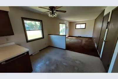 8030 S Waring Dr, Oak Creek, WI 53154 - Photo 15