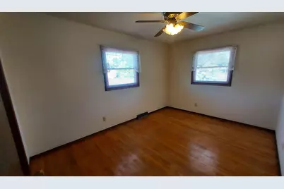 8030 S Waring Dr, Oak Creek, WI 53154 - Photo 21