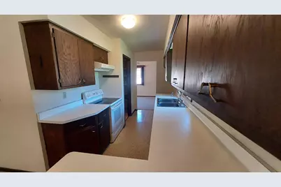 8030 S Waring Dr, Oak Creek, WI 53154 - Photo 13