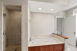 11533 N Parkview Dr, Mequon, WI 53092 - Photo 17