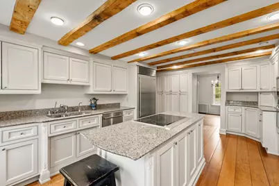 11533 N Parkview Dr, Mequon, WI 53092 - Photo 5