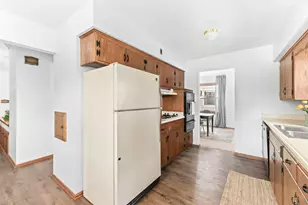 1720 N 117th St, Wauwatosa, WI 53226 - Photo 17