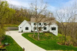 S67W20095 Benjamin Ct, Muskego, WI 53150 - Photo 5
