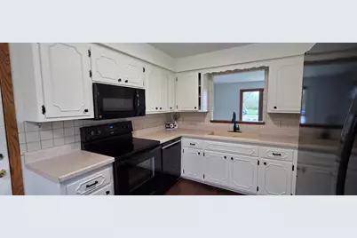 3360 E Oakwood Rd, Oak Creek, WI 53154 - Photo 15