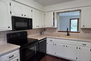 3360 E Oakwood Rd, Oak Creek, WI 53154 - Photo 15