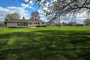 3360 E Oakwood Rd, Oak Creek, WI 53154 - Photo 33