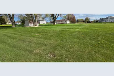 3360 E Oakwood Rd, Oak Creek, WI 53154 - Photo 5