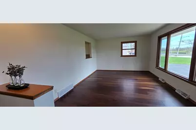 3360 E Oakwood Rd, Oak Creek, WI 53154 - Photo 9
