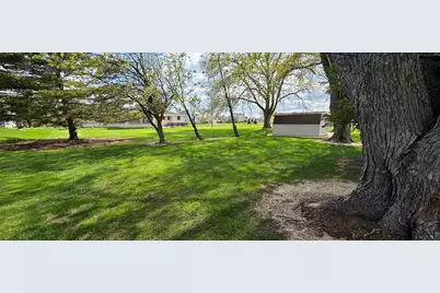 3360 E Oakwood Rd, Oak Creek, WI 53154 - Photo 37